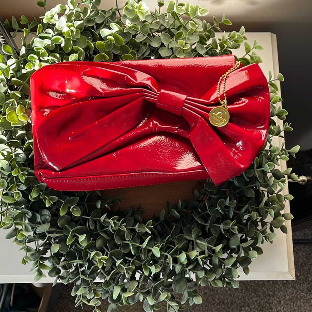 Big Buddha red bow, patent vegan leather clutch - Picture 1 of 5